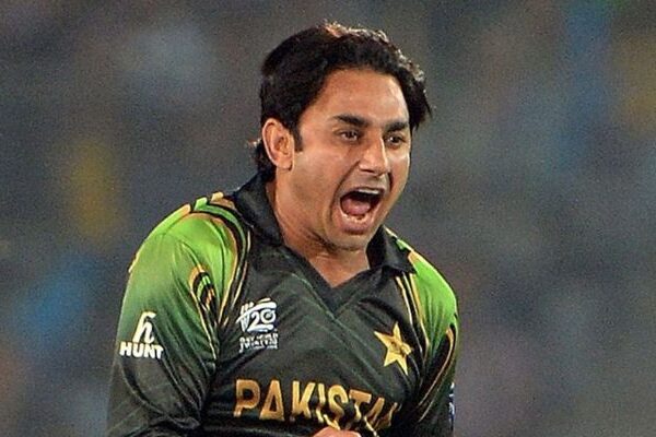 Ajmal Destroys Australia, Hastings Delivers 18-Ball Over Ajmal shines as Hastings' 18-ball over stuns WCL