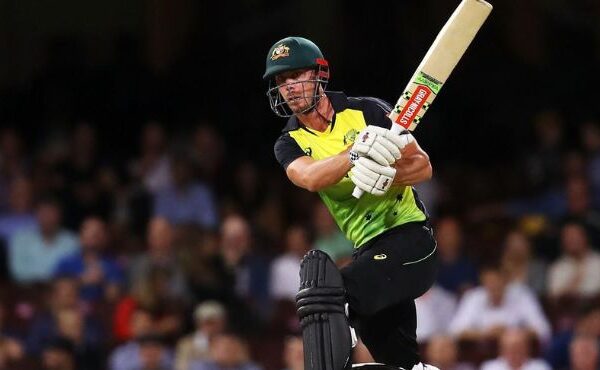 Adelaide Strikers Re-Sign Chris Lynn for BBL 15 Season